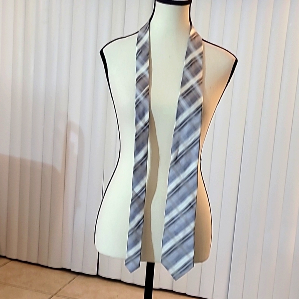 Silver/gray, white/cream multicolored men's tie brand unknown